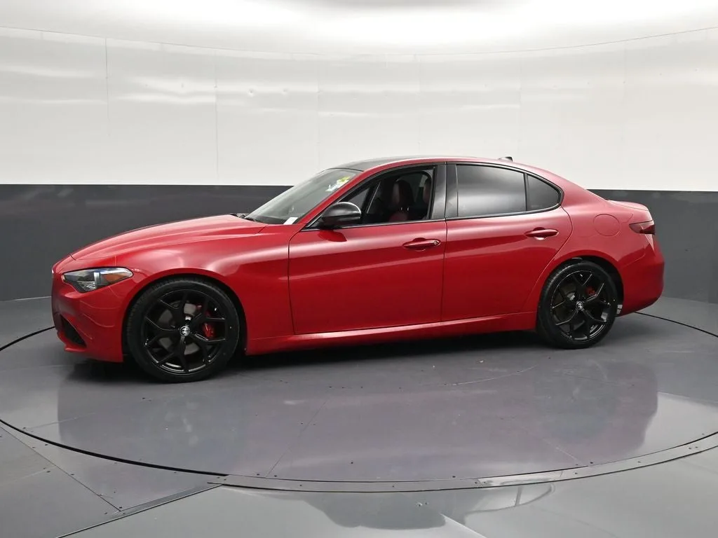 2020 Alfa Romeo Giulia Base photo 7
