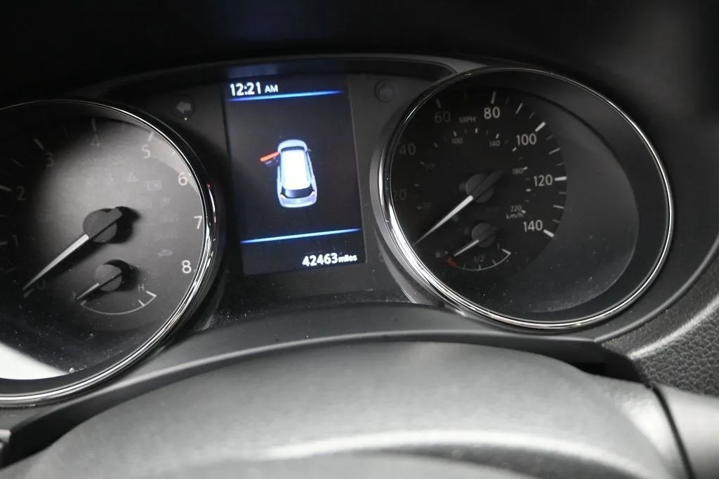 2020 Nissan Rogue S FWD photo 12