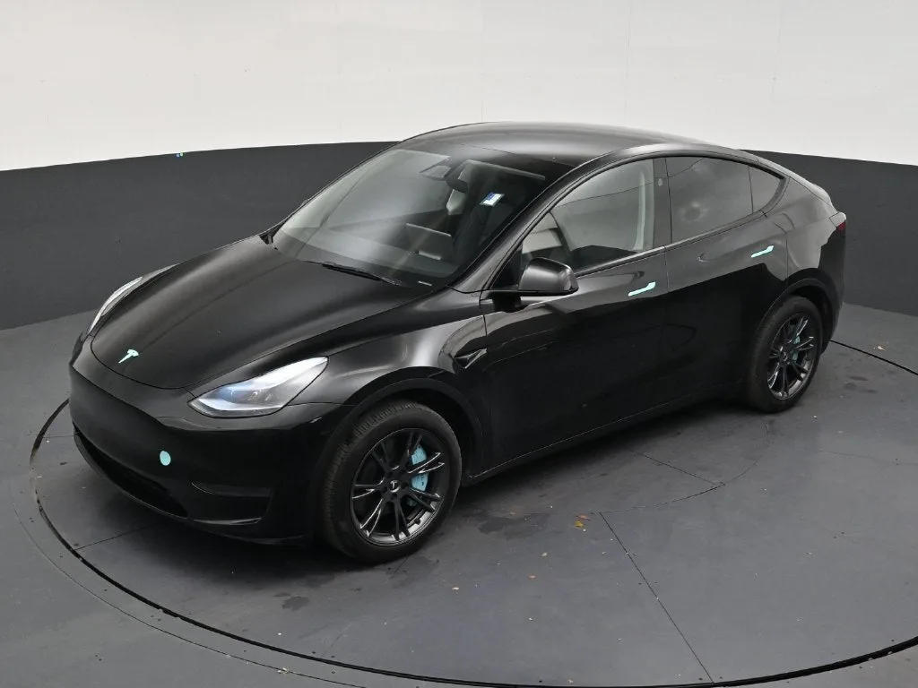 2024 Tesla Model Y LONG RANGE photo 11