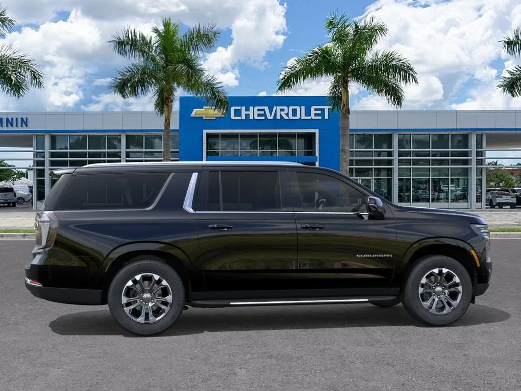 2026 Chevrolet Suburban LT photo 7