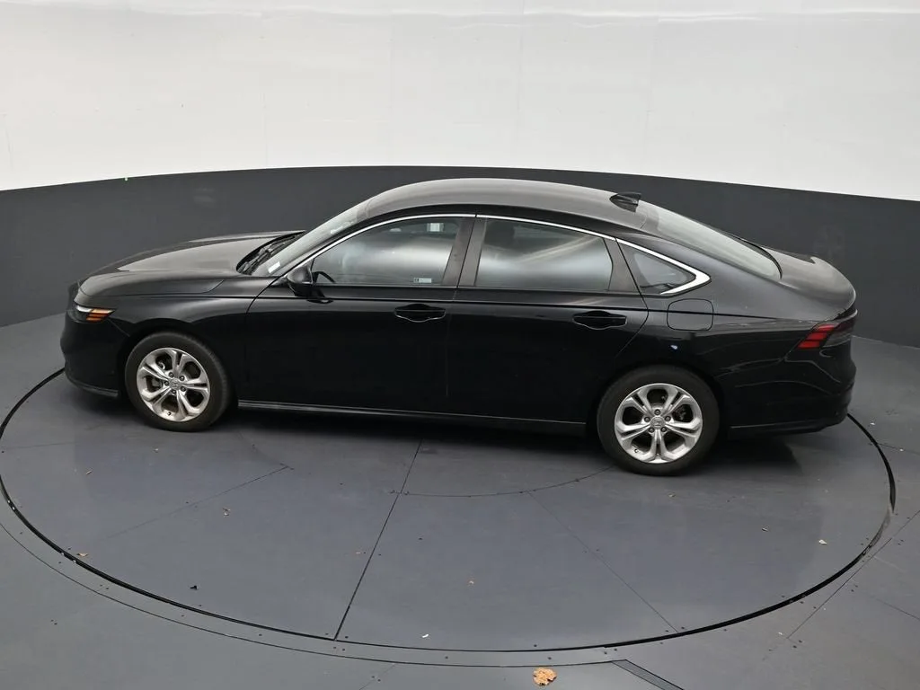2023 Honda Accord Sedan LX photo 12