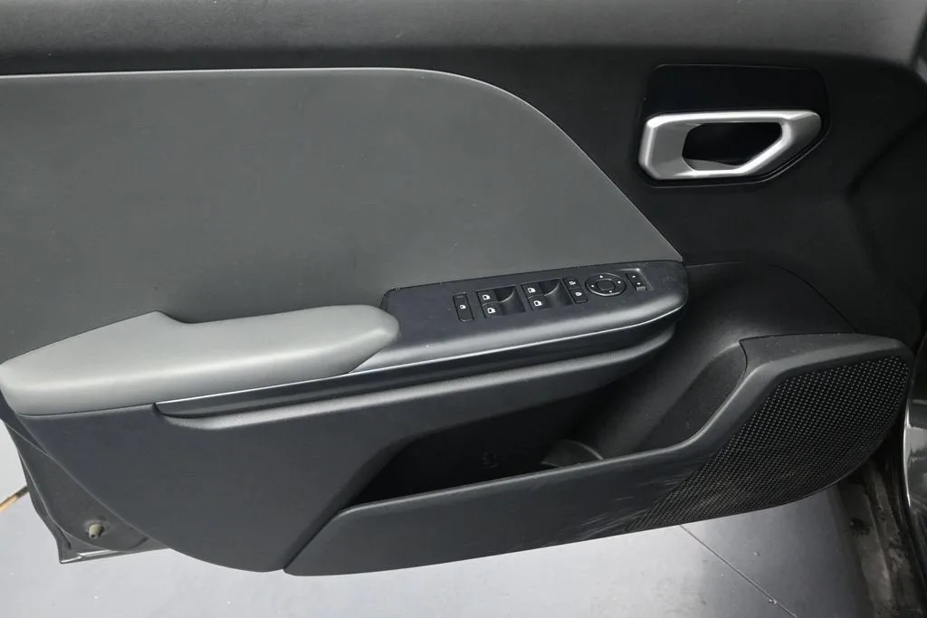 2025 Kia K4 LXS photo 11