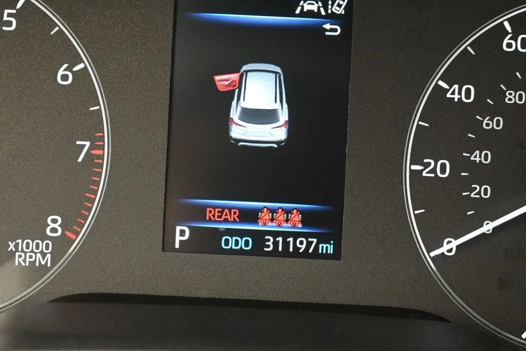 2024 Toyota Corolla Cross LE photo 11