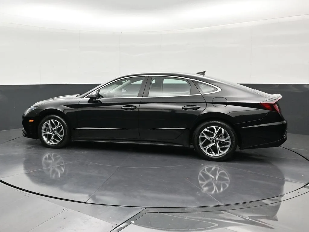2023 Hyundai Sonata SEL photo 2