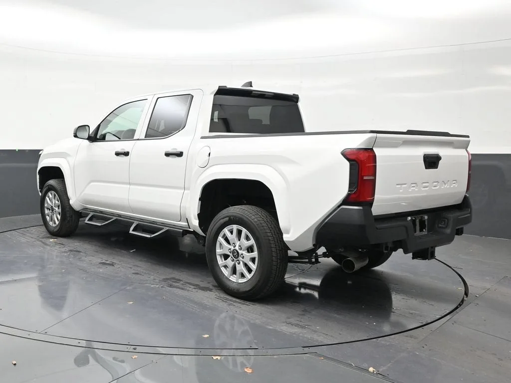 2024 Toyota Tacoma SR photo 3