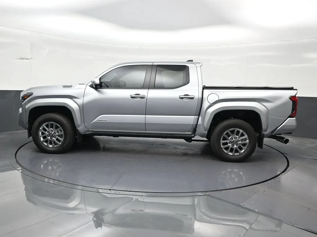 2025 Toyota Tacoma Hybrid Limited photo 2