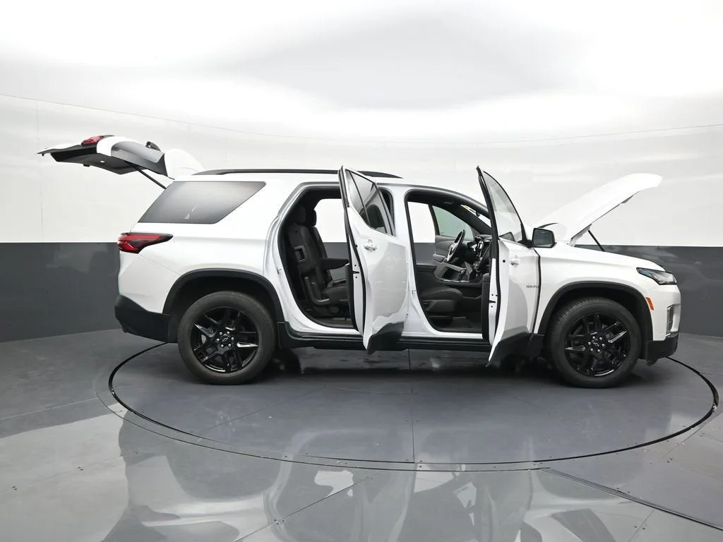 2022 Chevrolet Traverse LT Cloth photo 29