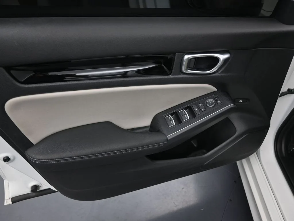 2022 Honda Civic Sedan Touring photo 11