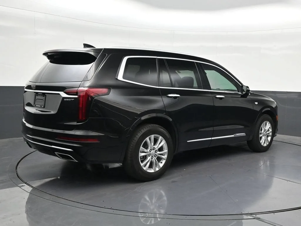 2025 Cadillac XT6 Luxury photo 5