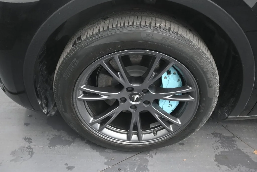 2024 Tesla Model Y LONG RANGE photo 9