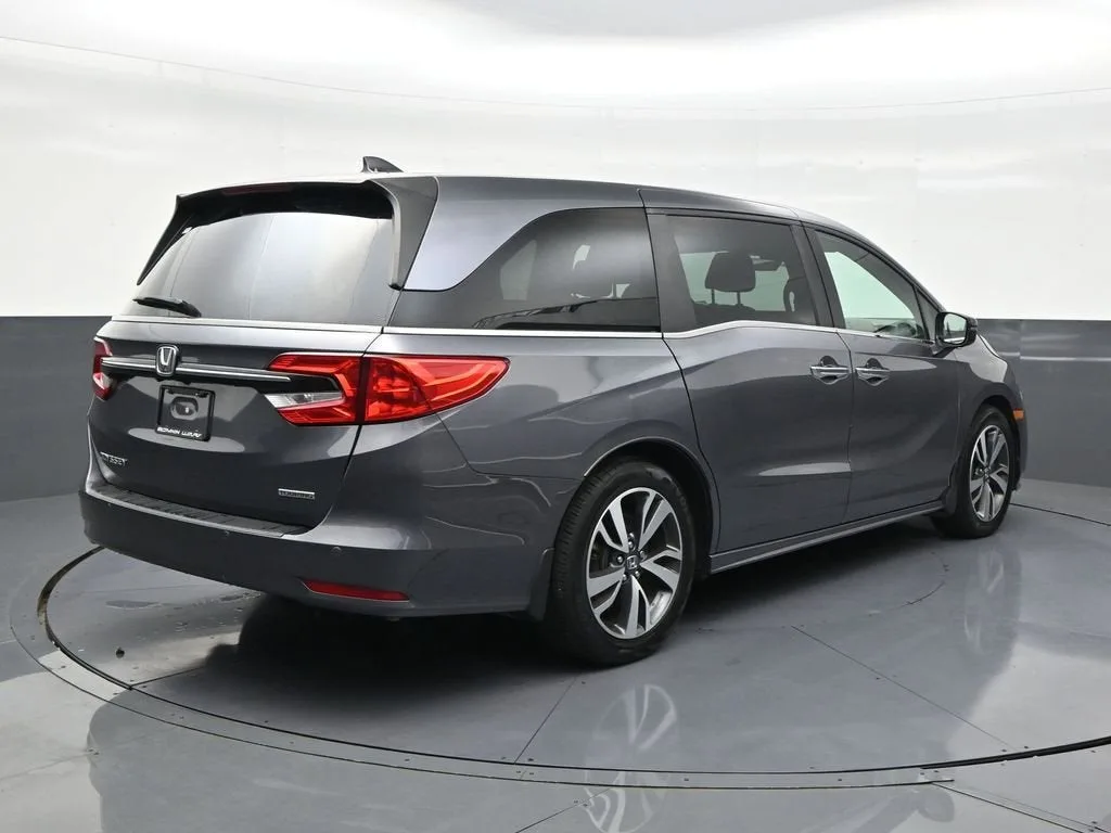 2021 Honda Odyssey Touring photo 5
