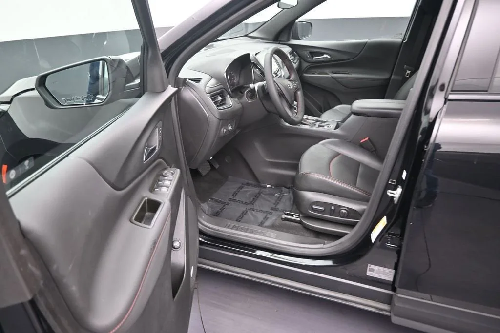 2024 Chevrolet Equinox RS photo 11