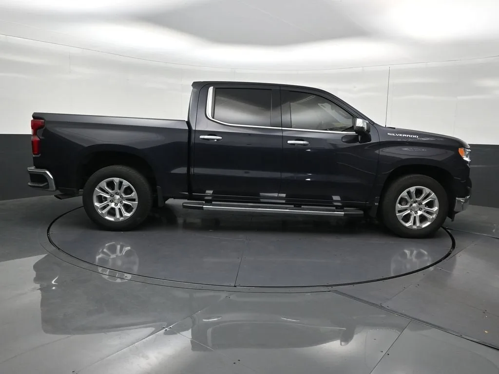 2023 Chevrolet Silverado 1500 LTZ photo 7