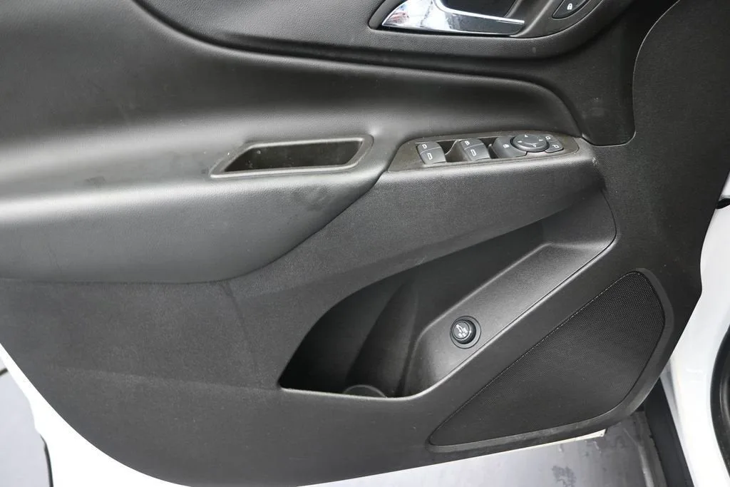 2024 Chevrolet Equinox LT photo 11