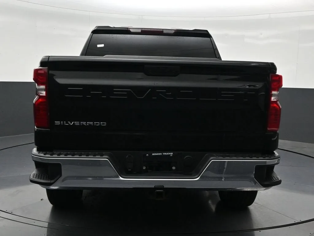 2024 Chevrolet Silverado 1500 LT photo 4
