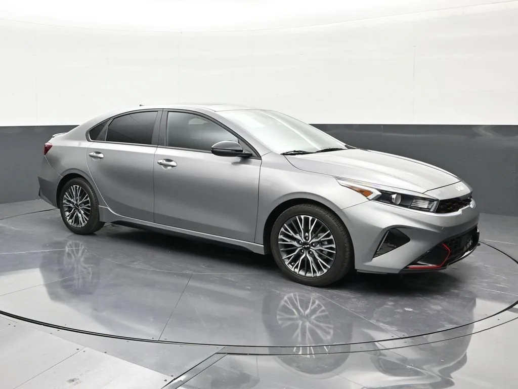 2023 Kia Forte GT-Line photo 7