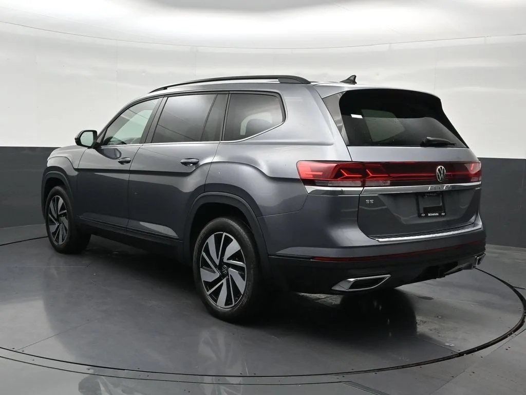 2024 Volkswagen Atlas 2.0T SE w/Technology photo 3