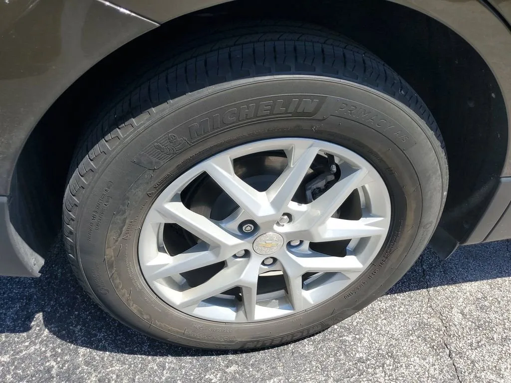 2023 Chevrolet Equinox LT photo 9