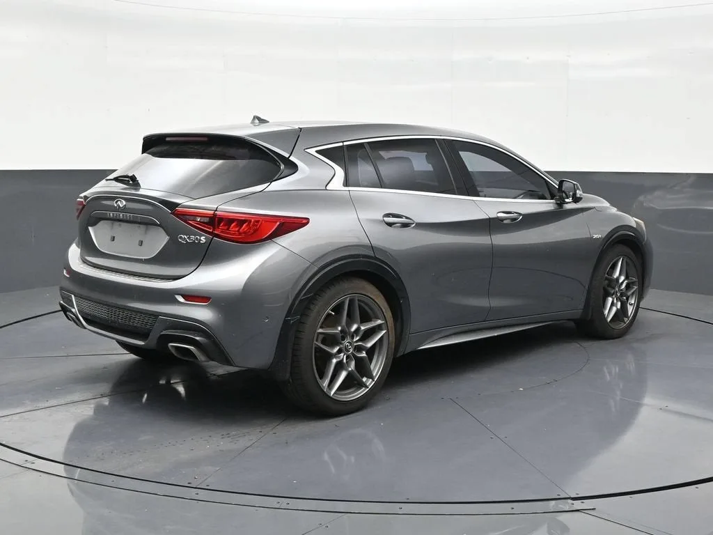 2019 INFINITI QX30 SPORT photo 5
