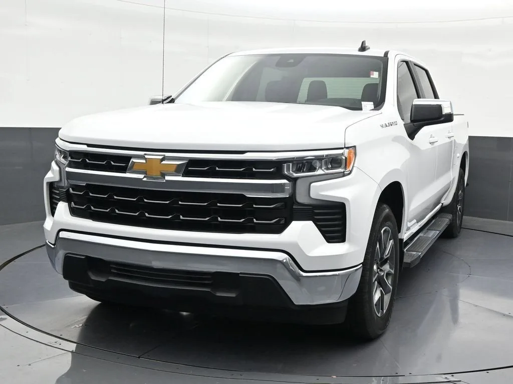 2024 Chevrolet Silverado 1500 LT photo 9