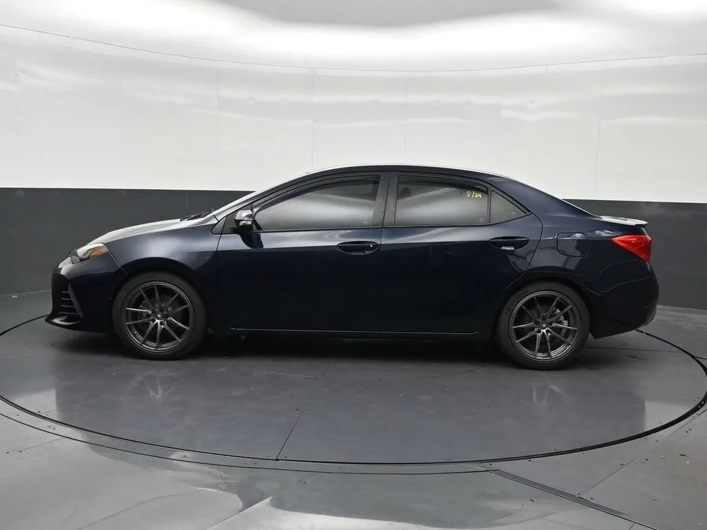 2019 Toyota Corolla SE photo 2