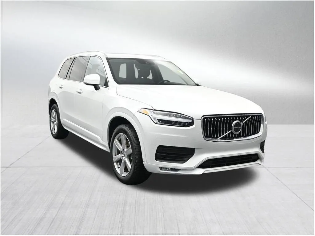 2022 Volvo XC90 T5 Momentum 7 Passenger photo 7