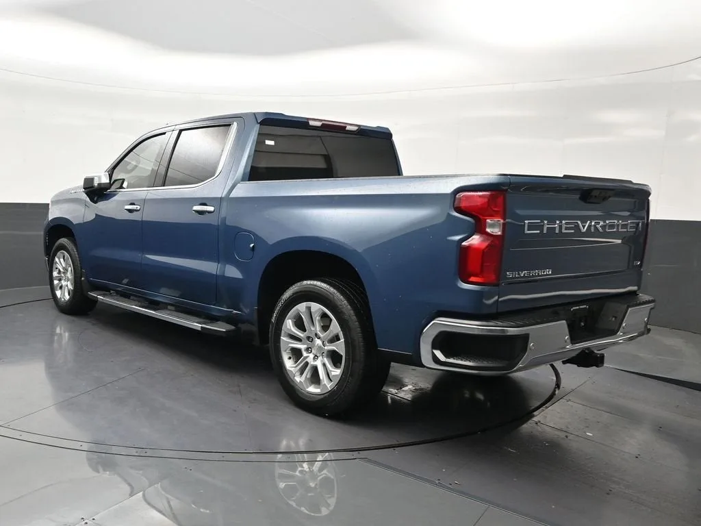 2024 Chevrolet Silverado 1500 LTZ photo 3