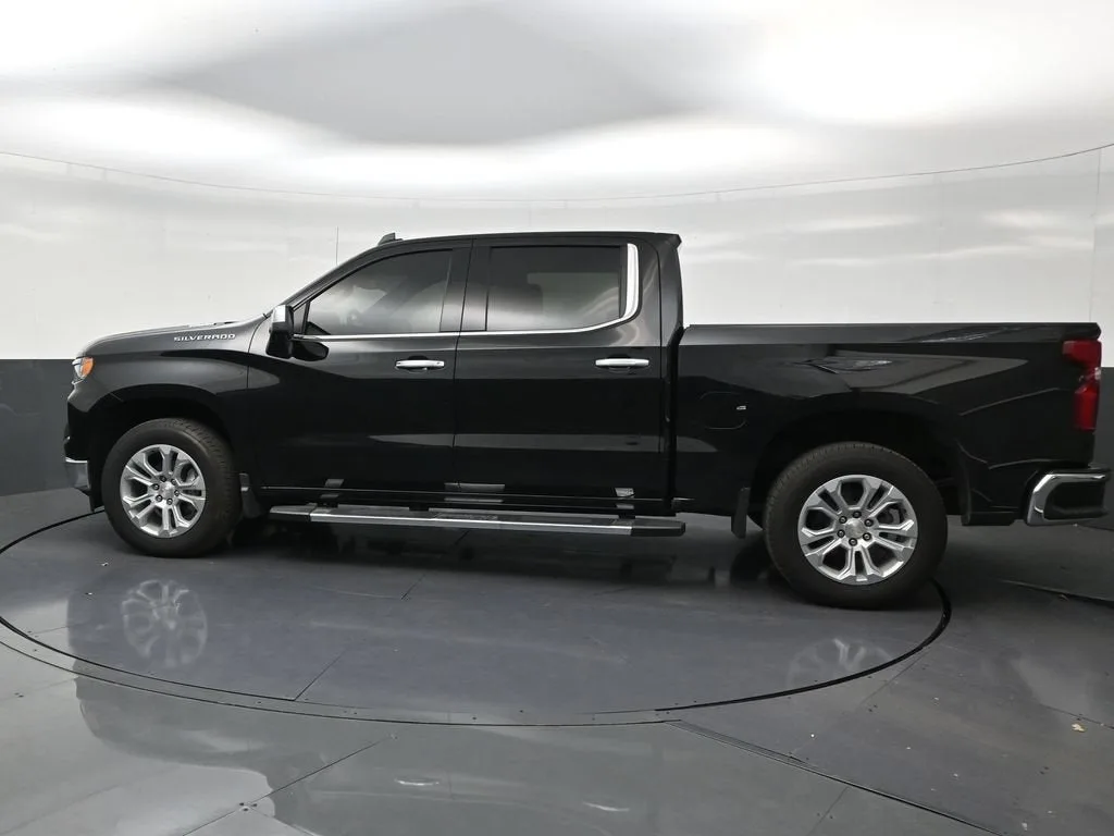 2026 Chevrolet Silverado 1500 LTZ photo 2