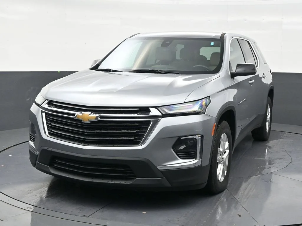 2023 Chevrolet Traverse LS photo 8