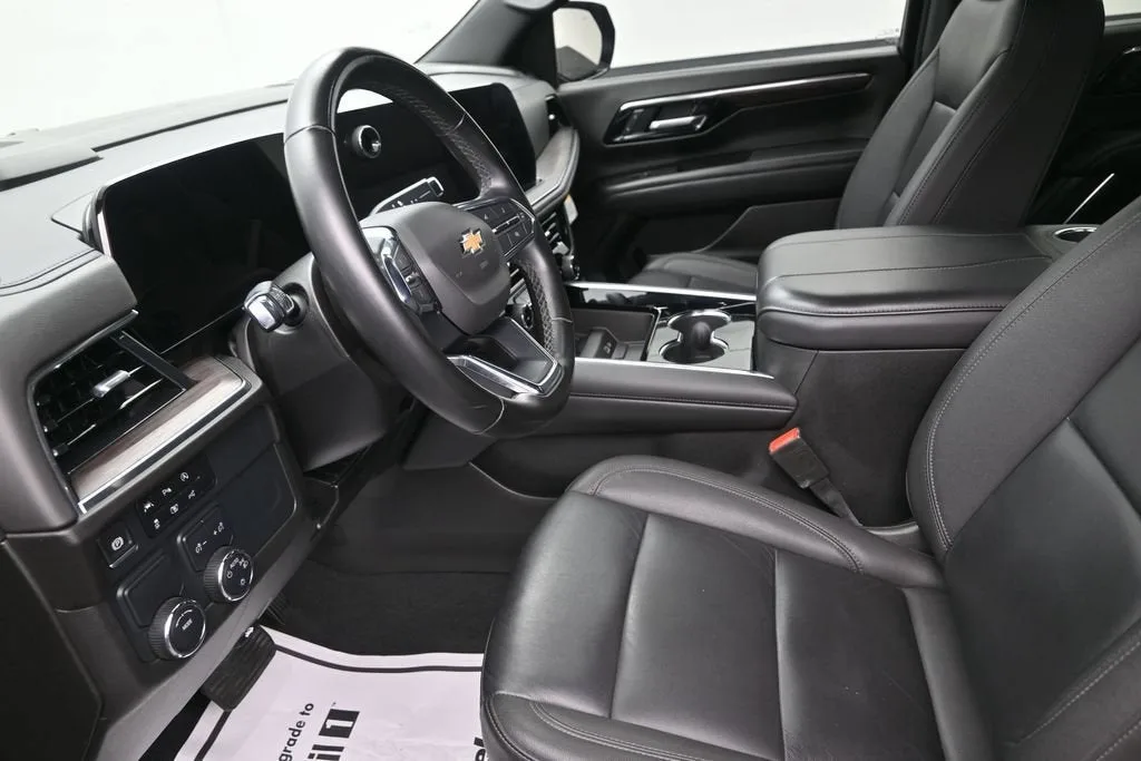2025 Chevrolet Tahoe LT photo 12