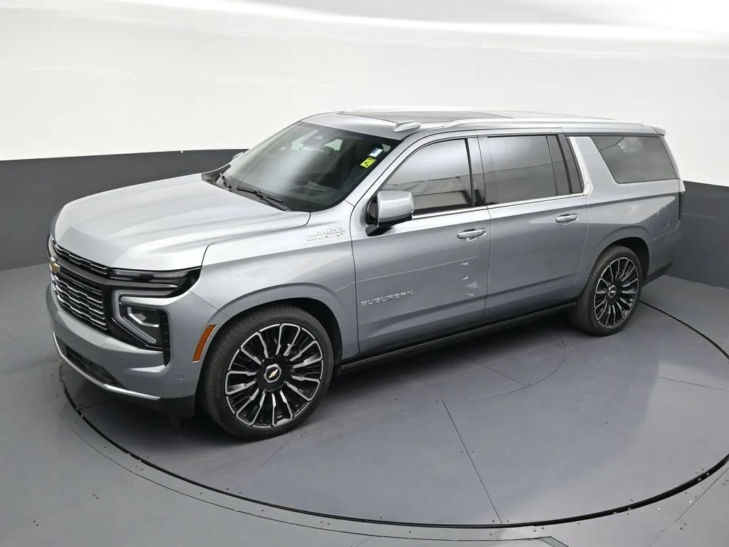 2025 Chevrolet Suburban High Country photo 12