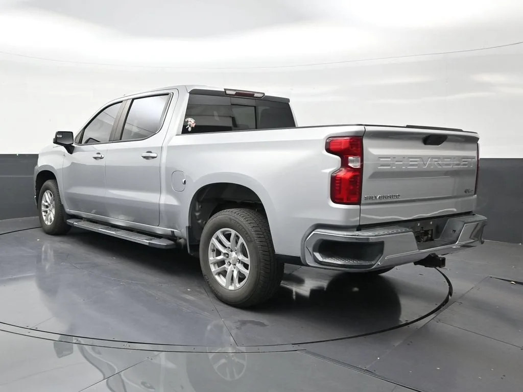 2019 Chevrolet Silverado 1500 LT photo 3
