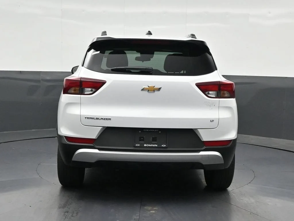 2024 Chevrolet Trailblazer LT photo 4