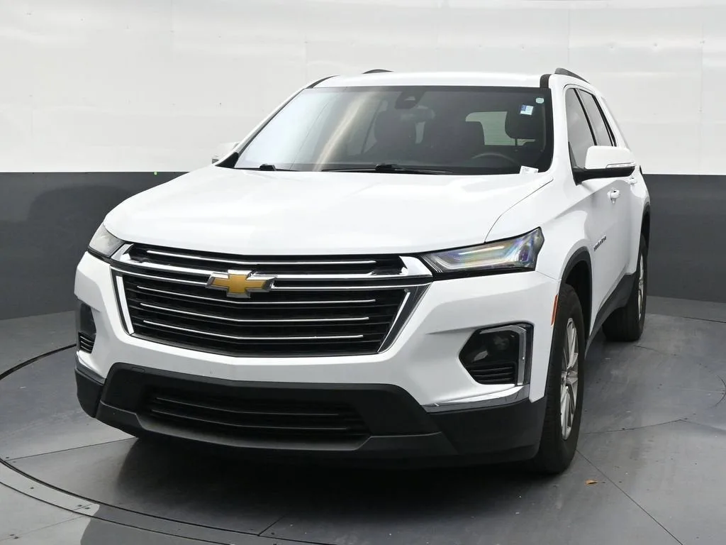 2023 Chevrolet Traverse LT Cloth photo 8