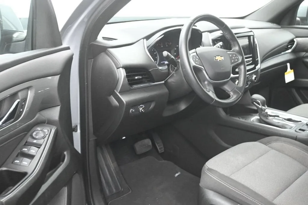 2023 Chevrolet Traverse LT Cloth photo 10