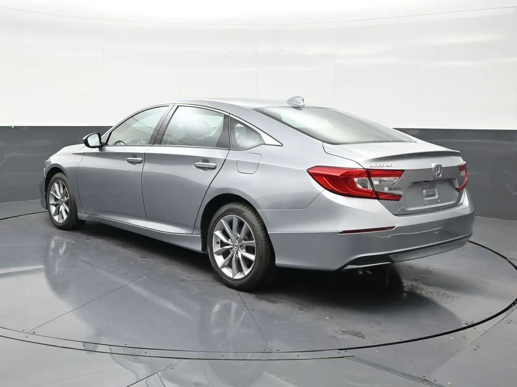 2022 Honda Accord LX photo 3