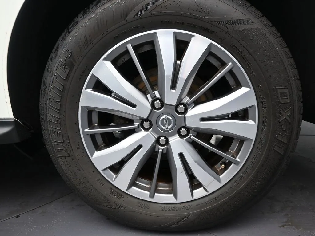 2020 Nissan Pathfinder SV 2WD photo 9