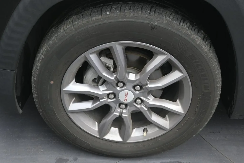 2023 GMC Terrain SLT photo 9