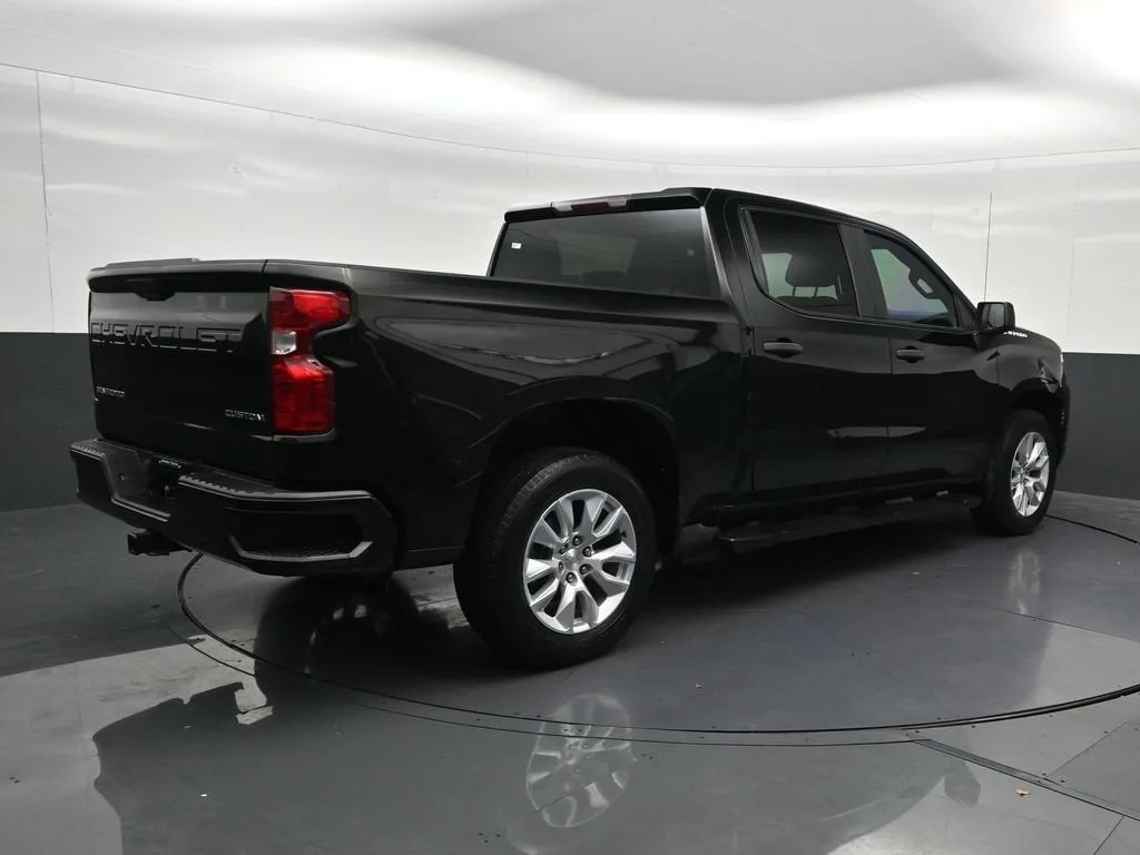 2022 Chevrolet Silverado 1500 Custom photo 5