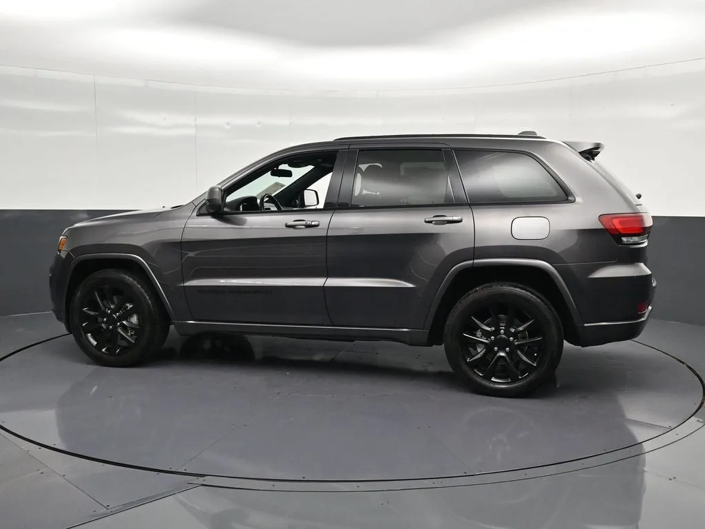 2021 Jeep Grand Cherokee Laredo X photo 8