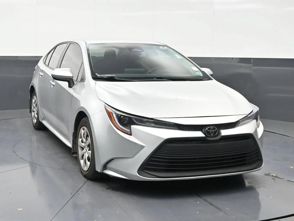 2024 Toyota Corolla LE photo 7