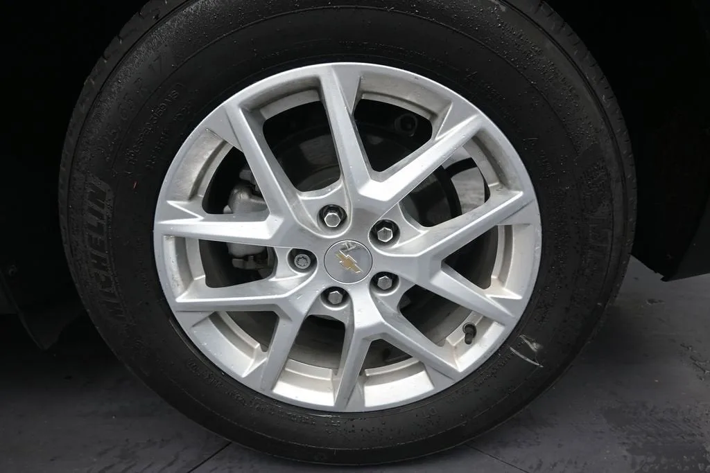 2024 Chevrolet Equinox LS photo 10