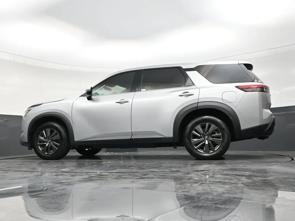 2022 Nissan Pathfinder S 2WD photo 21