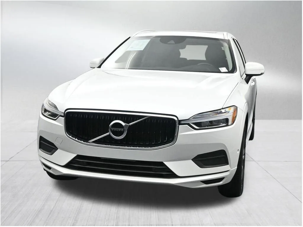 2018 Volvo XC60 Momentum photo 8
