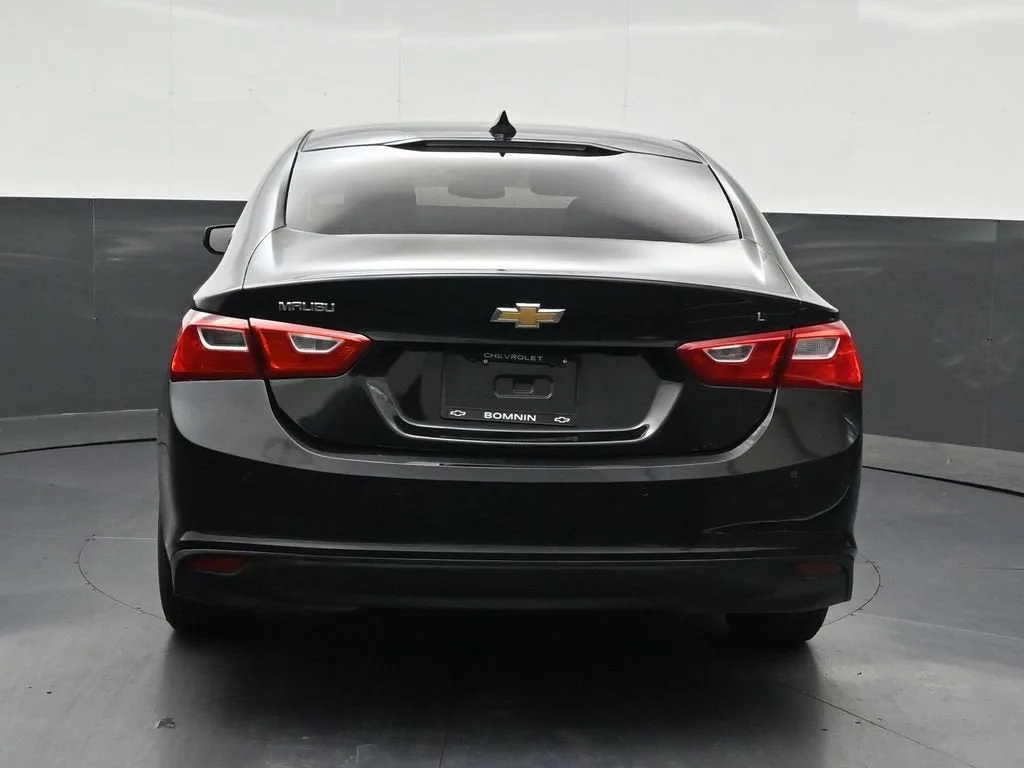 2024 Chevrolet Malibu 1LT photo 4