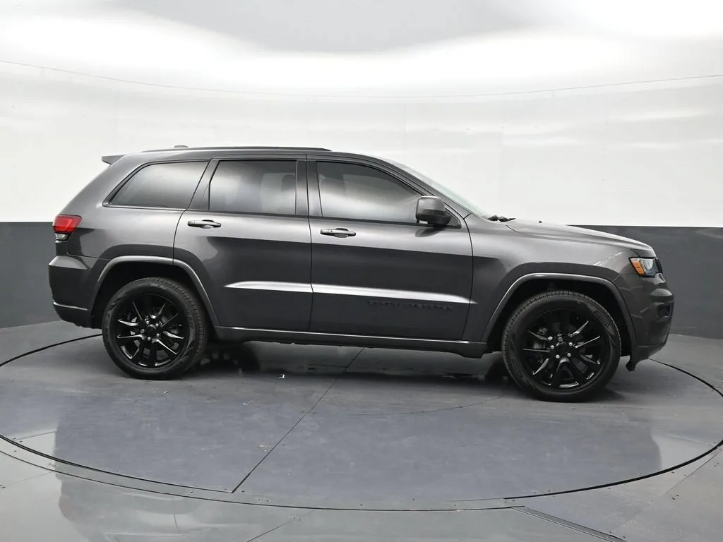 2019 Jeep Grand Cherokee Altitude 4x2 photo 6