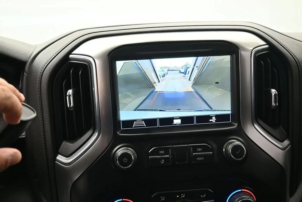 2020 Chevrolet Silverado 1500 RST photo 10