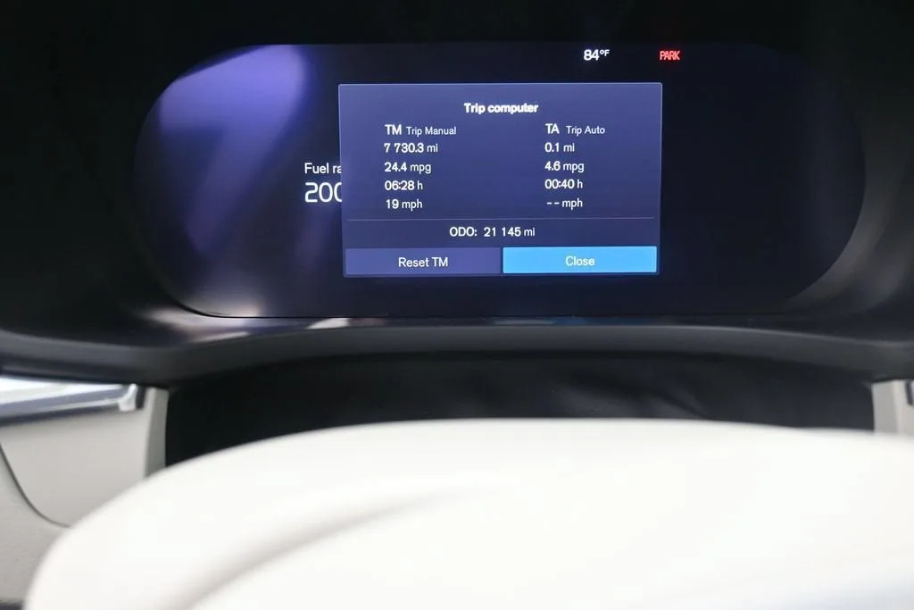 2024 Volvo XC60 B5 Plus Dark Theme photo 10