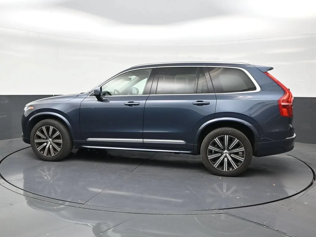 2023 Volvo XC90 Plus photo 2