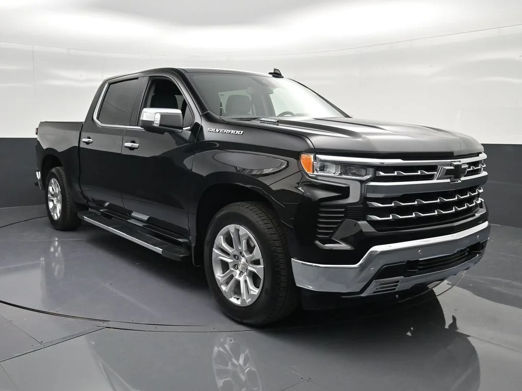 2024 Chevrolet Silverado 1500 LTZ photo 5